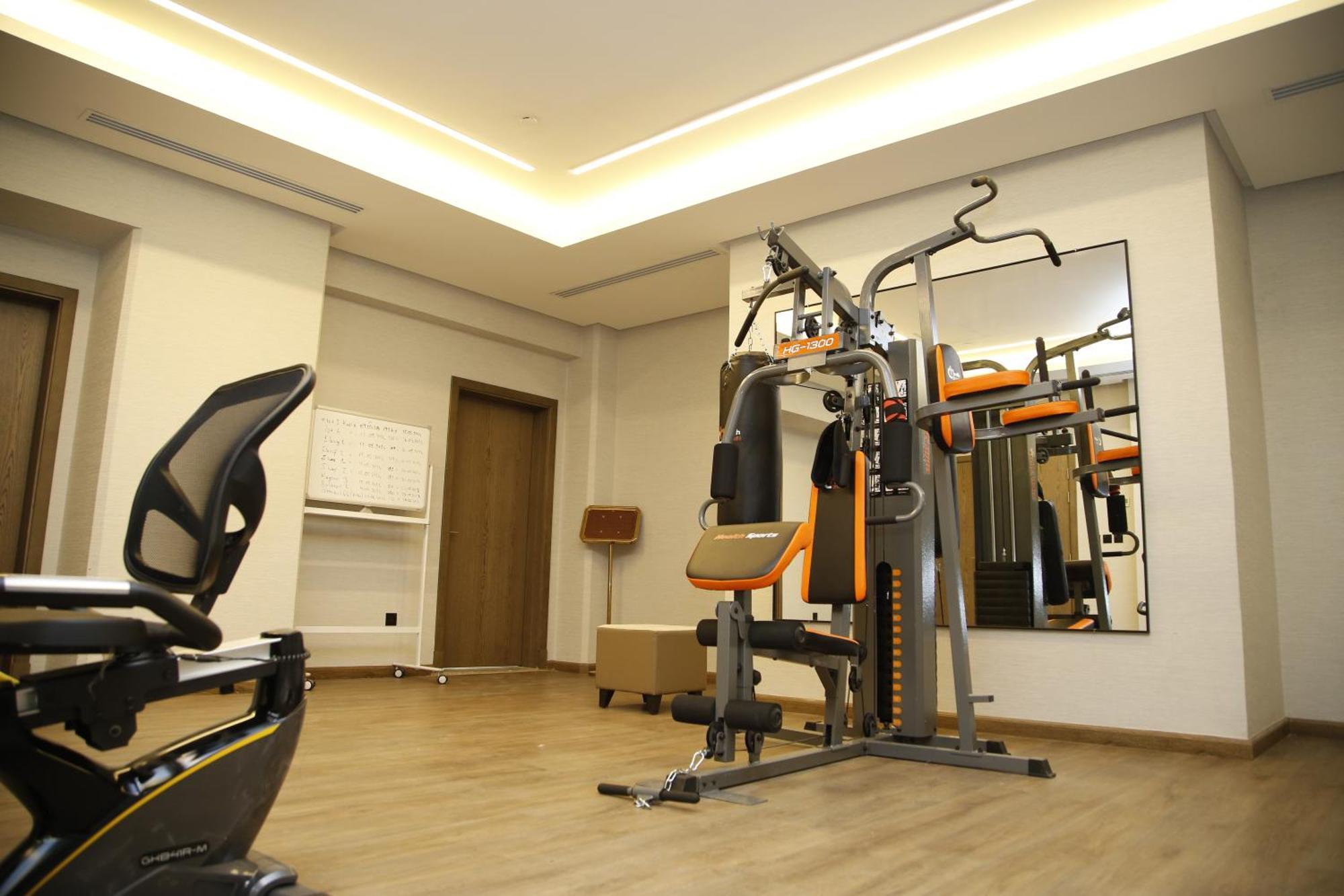Hotel Maden Alrawda Medina Exterior foto The gym at the hotel