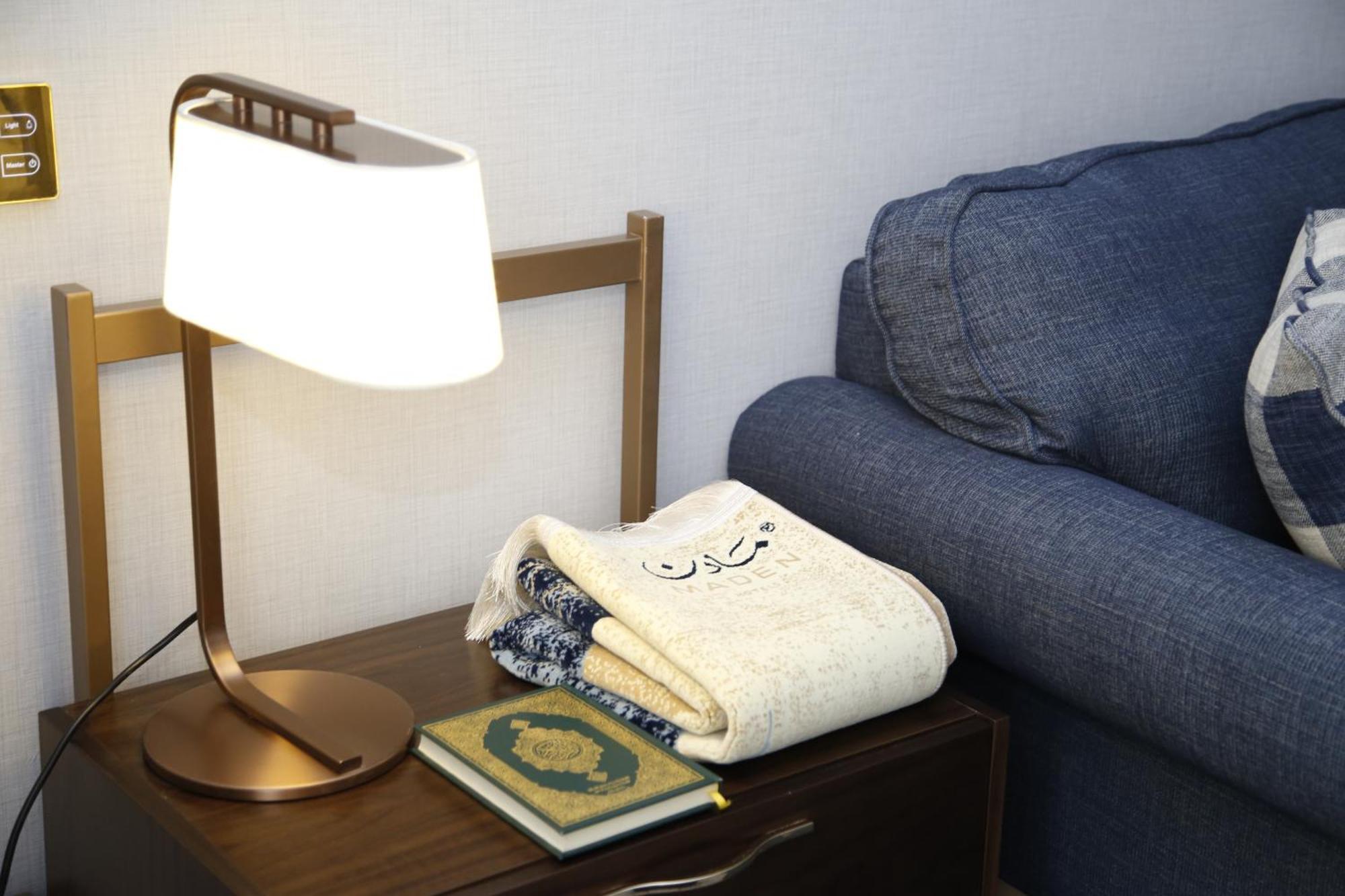 Hotel Maden Alrawda Medina Exterior foto A table lamp