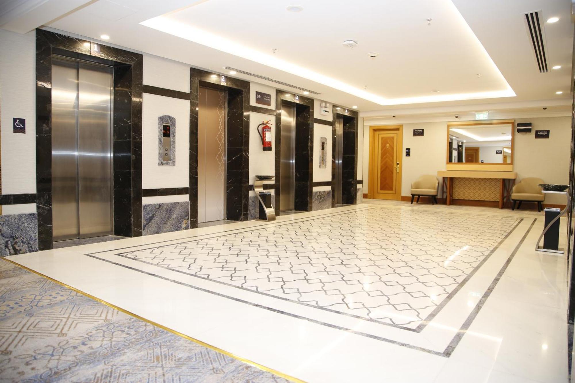 Hotel Maden Alrawda Medina Exterior foto The lobby of the hotel